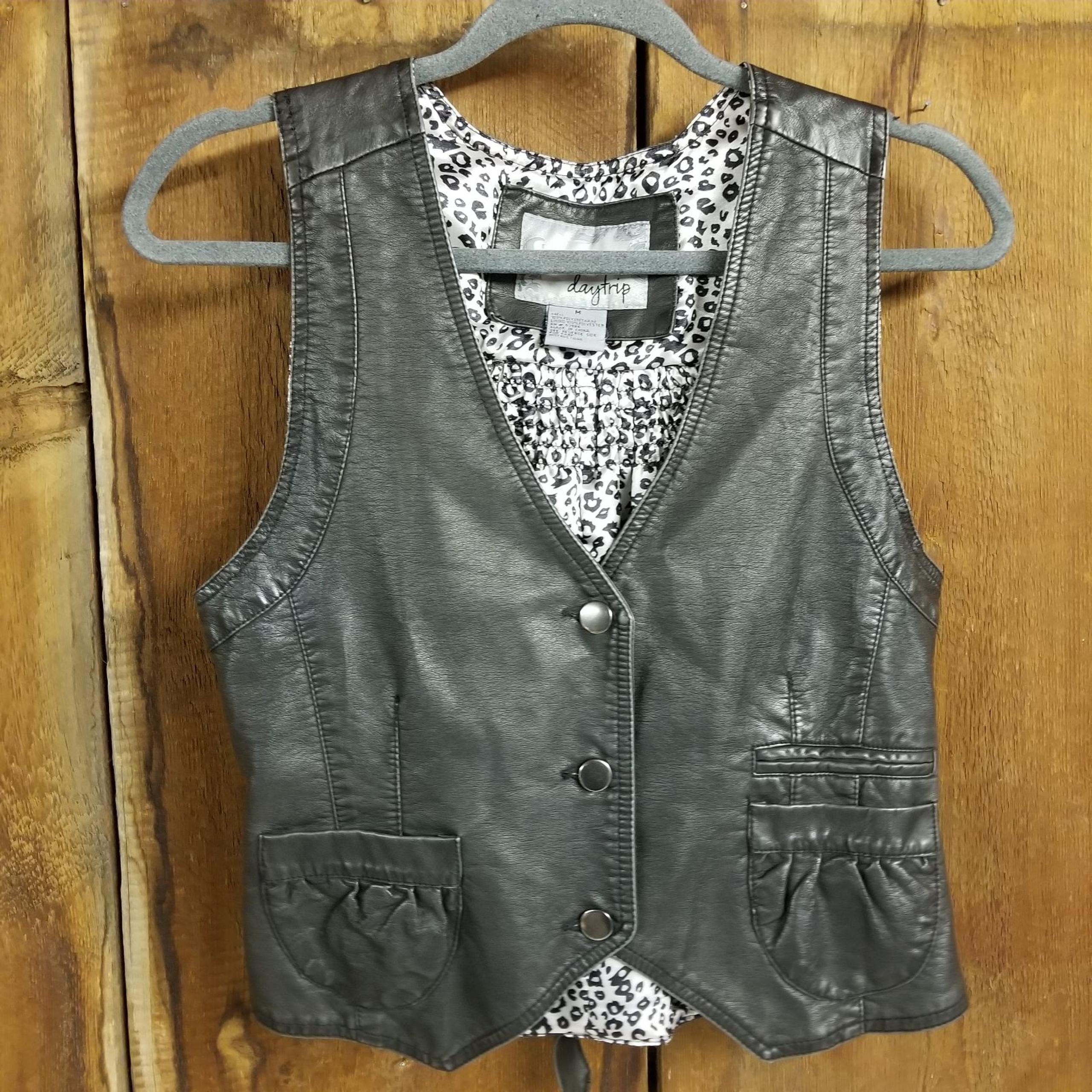 Buckle "Day Trip" Silver Vest