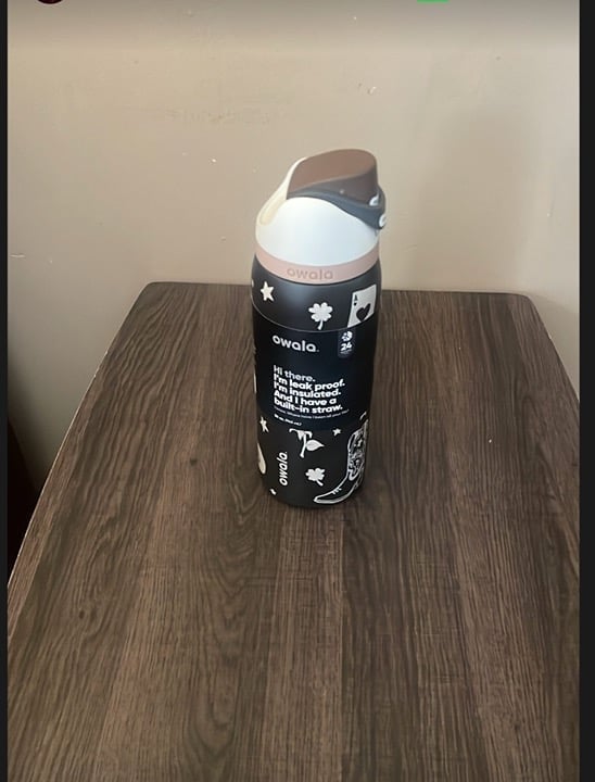 Owala 32 oz free sip - UO exclusive: Good luck. SOLD OUT ONLINE