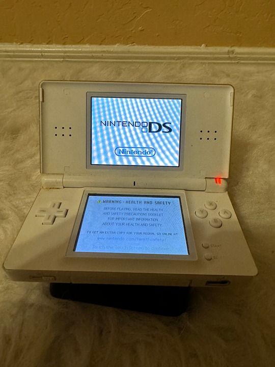 NINTENDO DS LITE HANDHELD CONSOLE USG-001 FULLY FUNCTIONAL