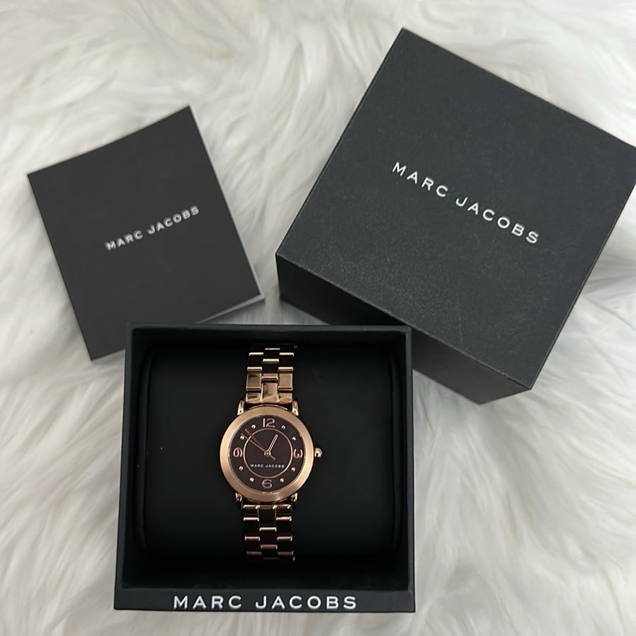 ✨MARC JACOBS ROSE GOLD BETTY BRACELET WATCH✨