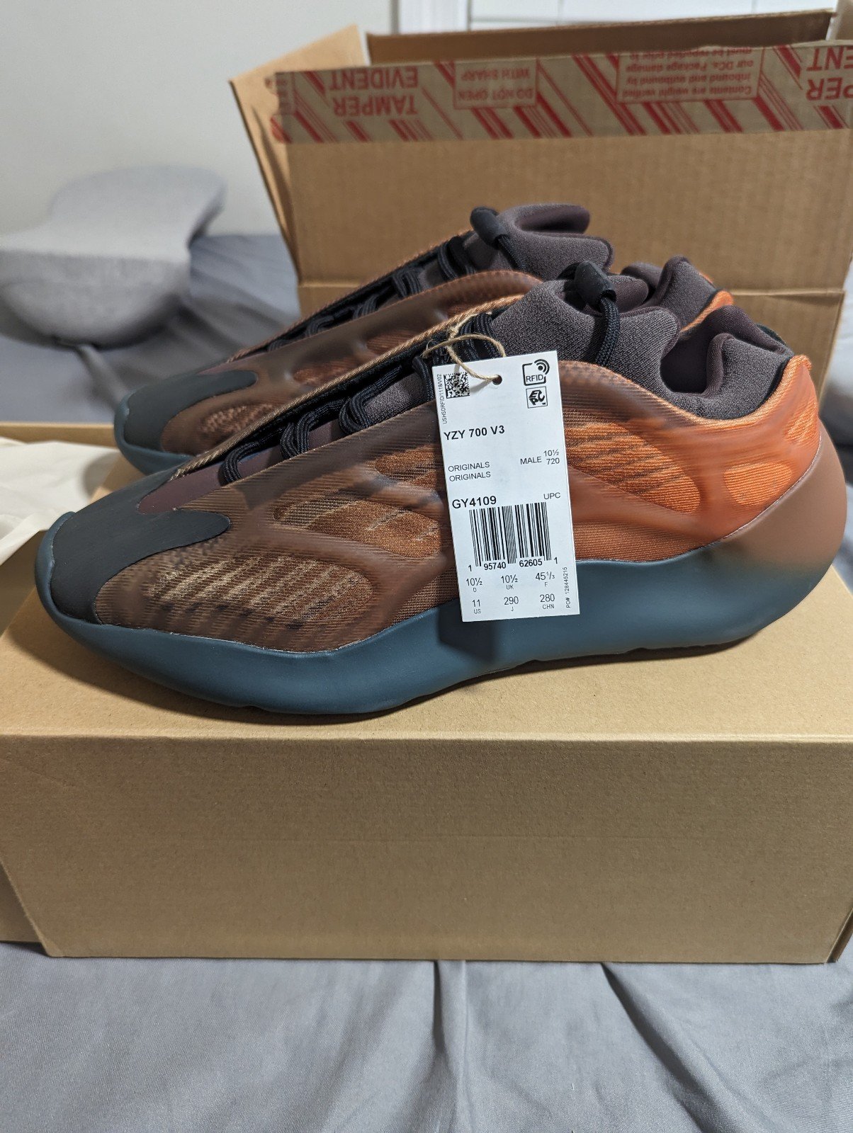 Yeezy 700 V3 copper