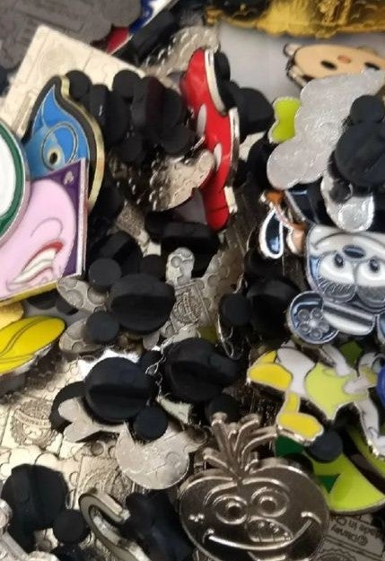 Disney Pins Huge Pin Lot 100 Disney Pins
