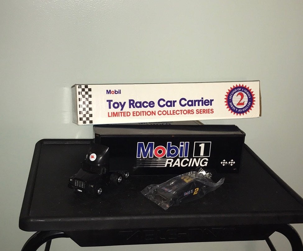 1994 MOBIL TOY CAR CARRIER