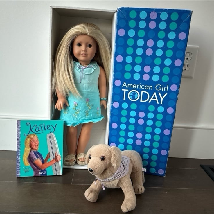 American Girl Kailey Hopkins GOTY 2003 doll meet outfit accessories dog BOX book