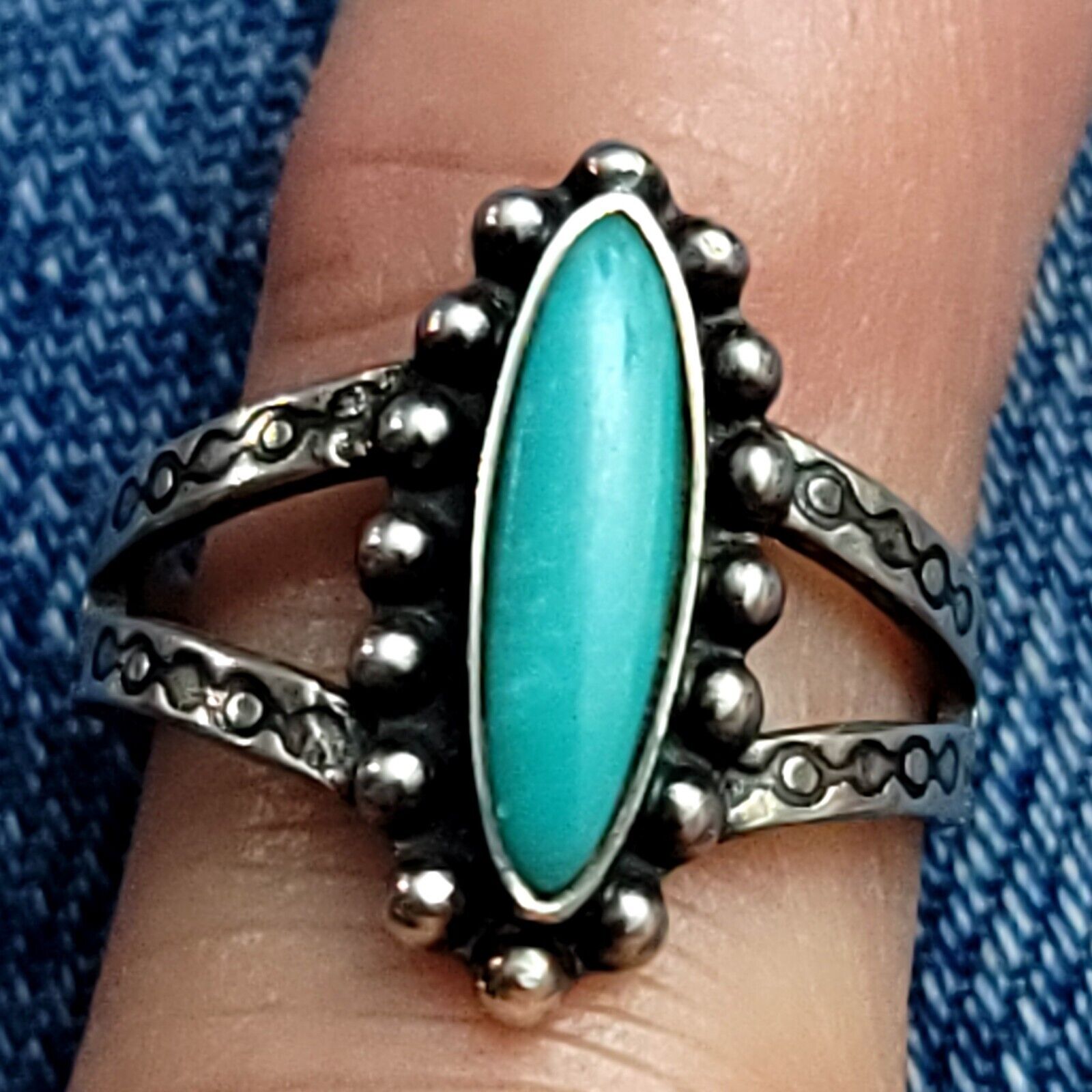 Navajo 925 Sterling Silver Vintage Oval Turquoise Ring Size 4.5