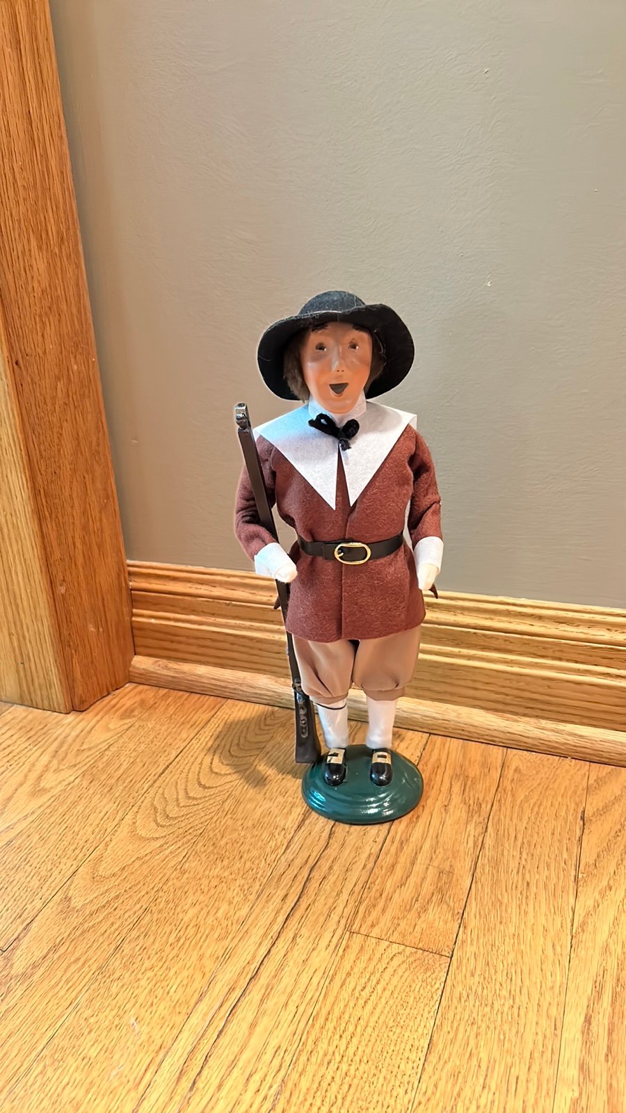 Byers Choice Pilgrim Statue