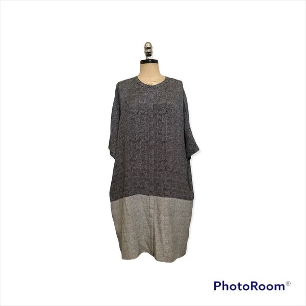 St. John size L Elbow length dolman sleeve Blk/Wht dress