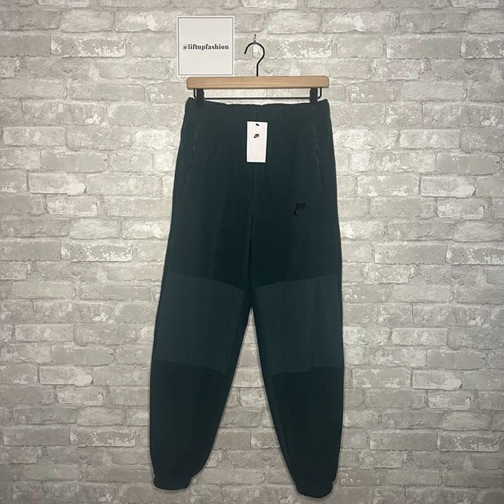 Nike Men's Standard Fit Taper Leg Regular Length NWT Size Small (FB8384-328)