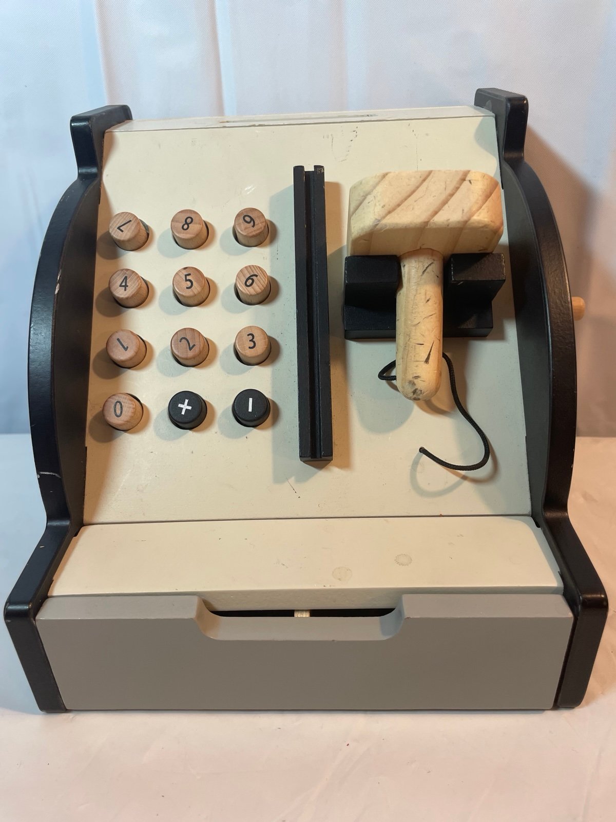 Toy cash register
