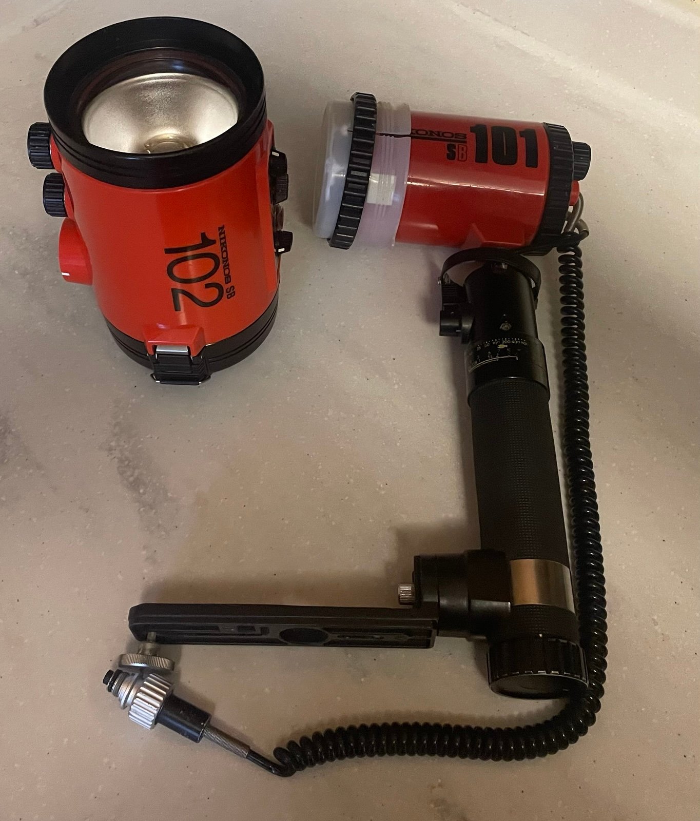 Nikon Underwater/waterproof Flash SB-102 Speedlight / Nikonos SB101 Speedlight