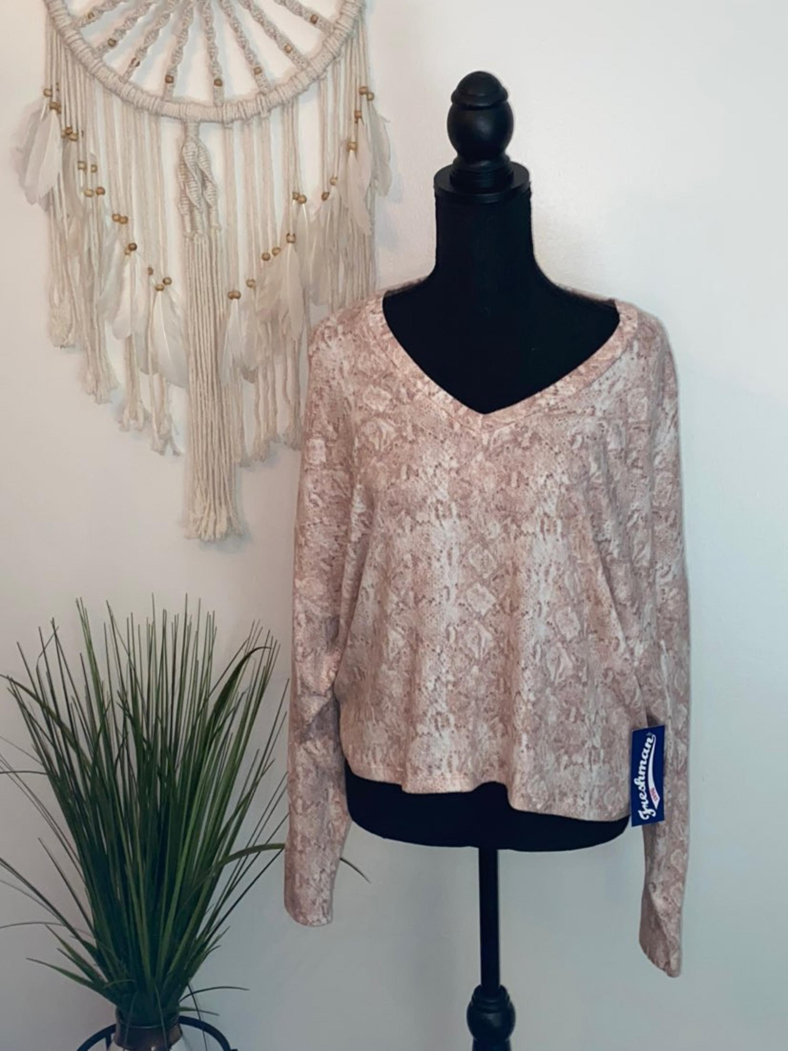 Womens pink snakeskin top NWT