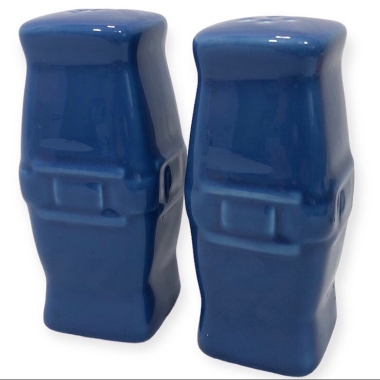 Longaberger Salt & Pepper Shaker Woven Traditions Cornflower blue Pottery Square