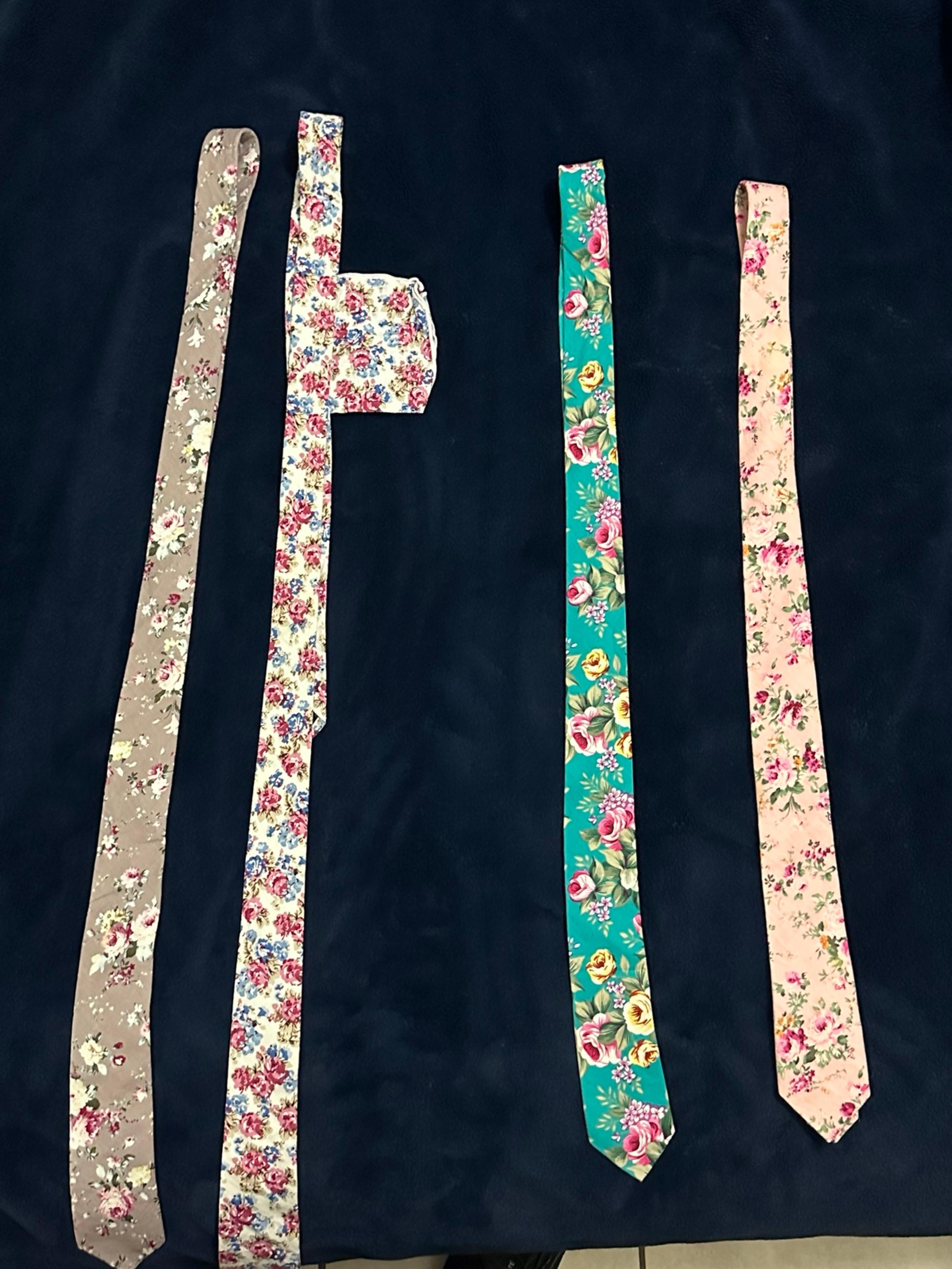 4 Slim ties