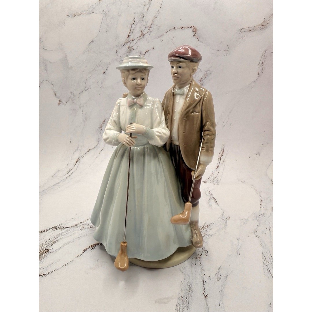 Vintage Ardalt Japan Golfers Couple Music Figurine, Romantic Golf Scene