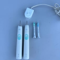 Philips Sonicare Protective Rechargeable Electric Toothbrush HX681A Preowned.
