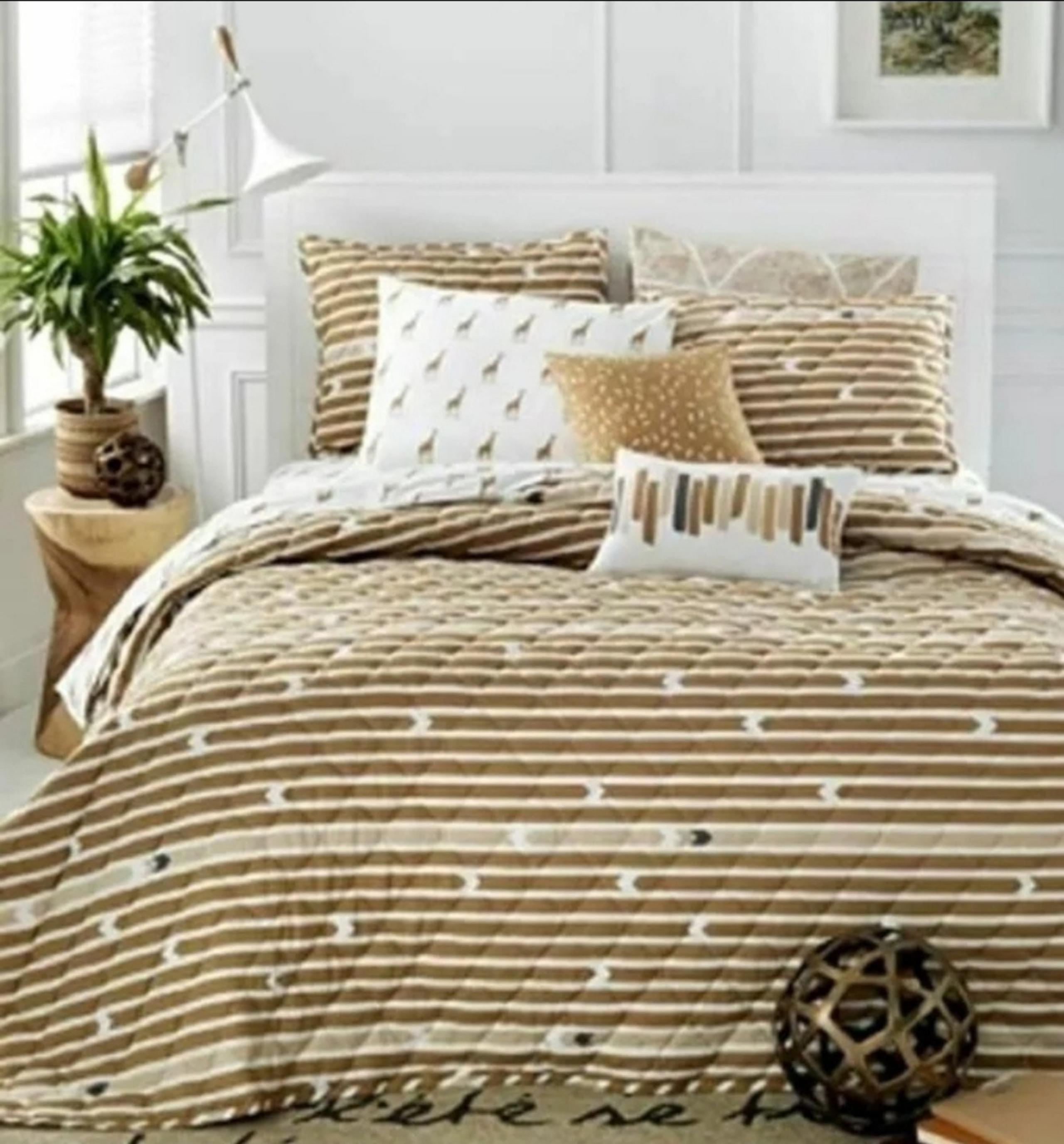 Martha Stewart Collection Whim Straight Arrow Full/queen Quilt Tan Stripe