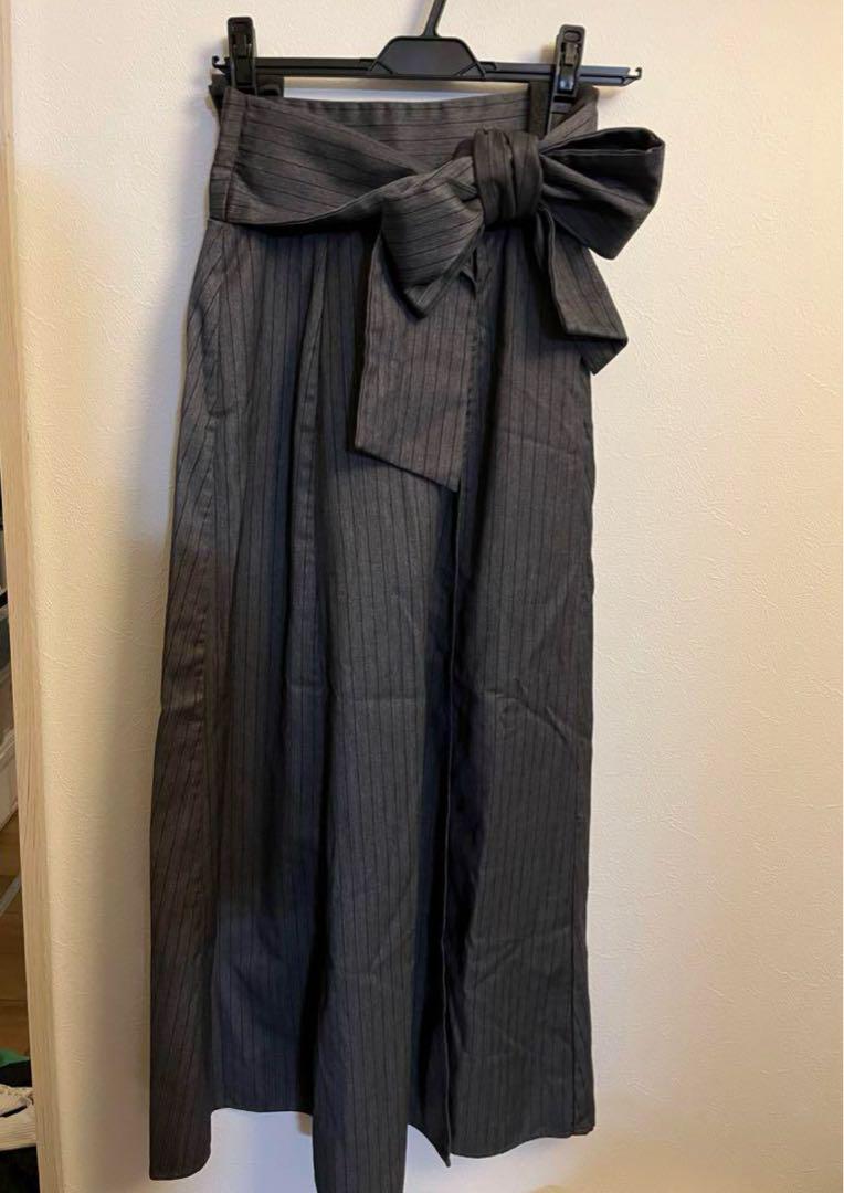 【未使用品】 lady the melt waist gray skirt, slit ribbon スカート