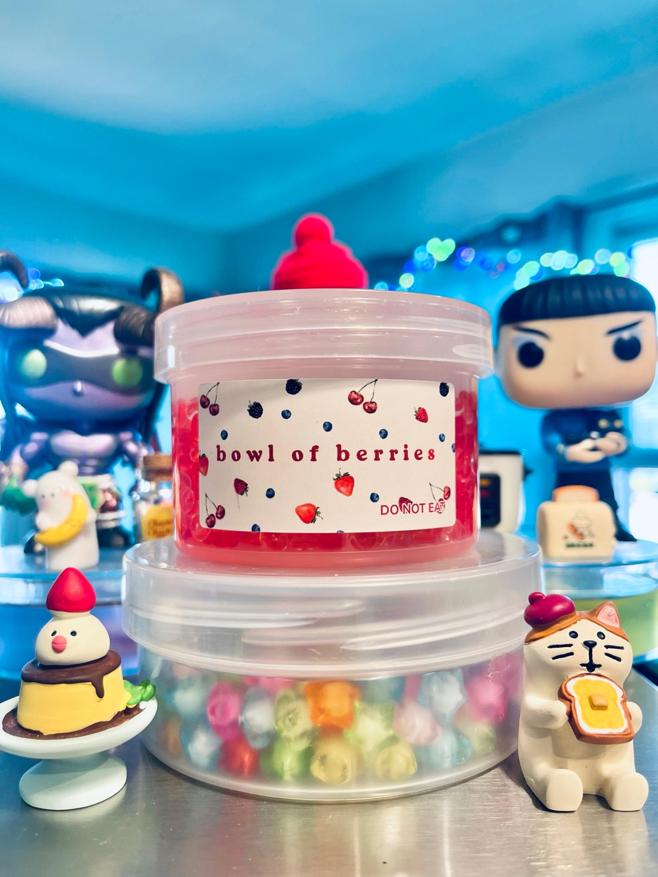 Momo Slimes Bowl of Berries Slime
