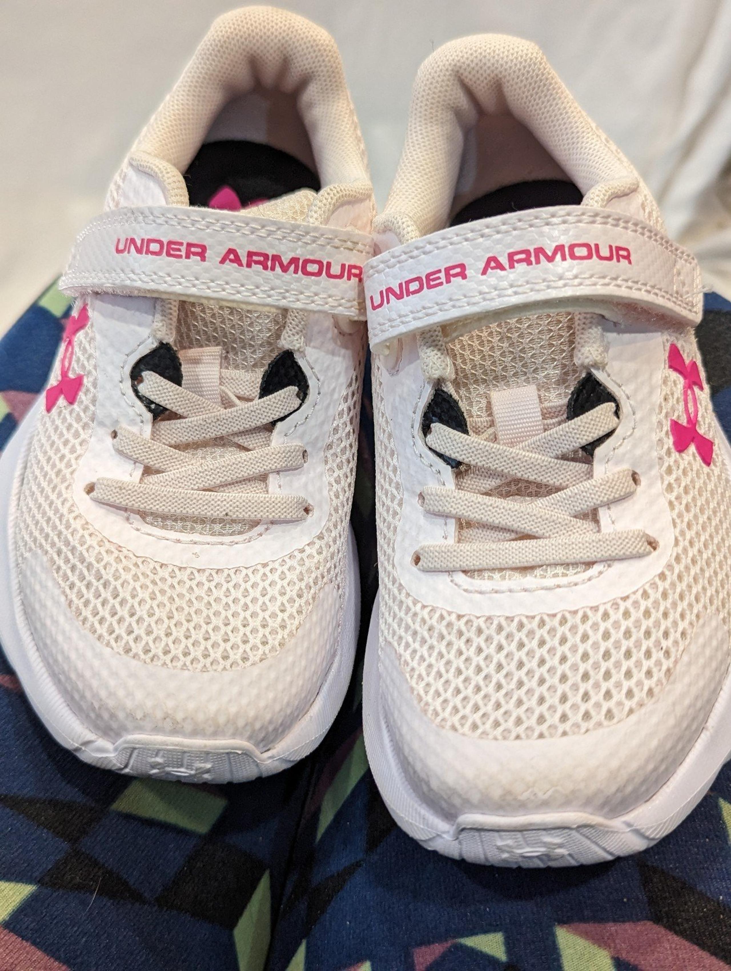 Under Armour Toddler Girl Play Shoes Sneakers Size 11K Hot pink on pink Velcro