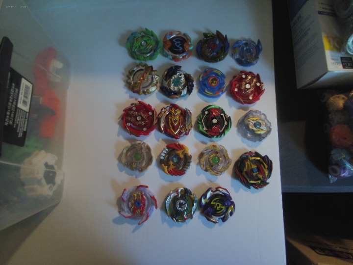 HUGE BEYBLADE COLLECTION LOTS OF PARTS ARENA METAL AVATAR BEAST FUSION SHOOTERS