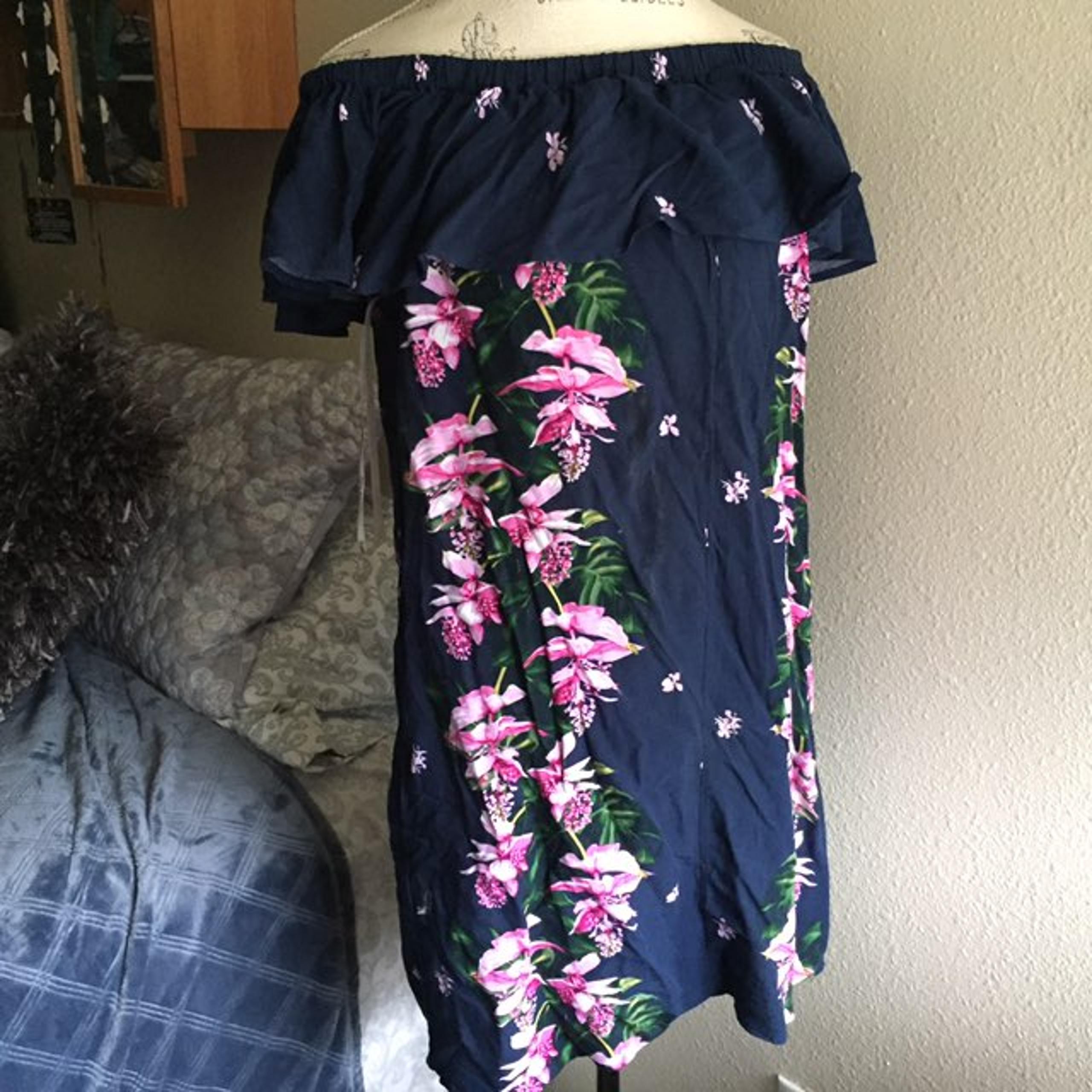 Tommy bahama floral off the shoulder dre