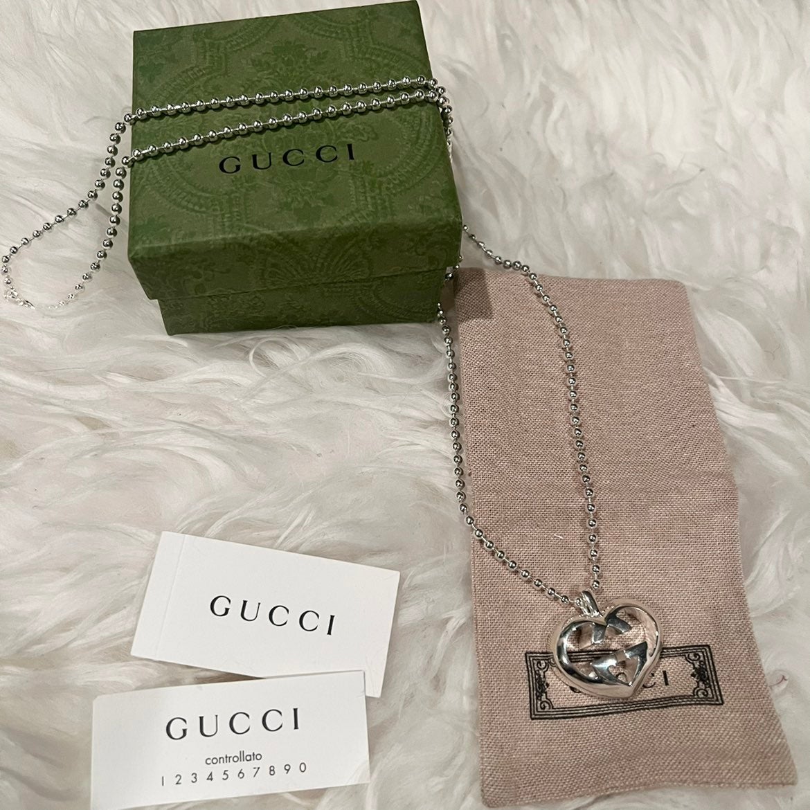 Gucci Love GG Signature Heart big Pensan