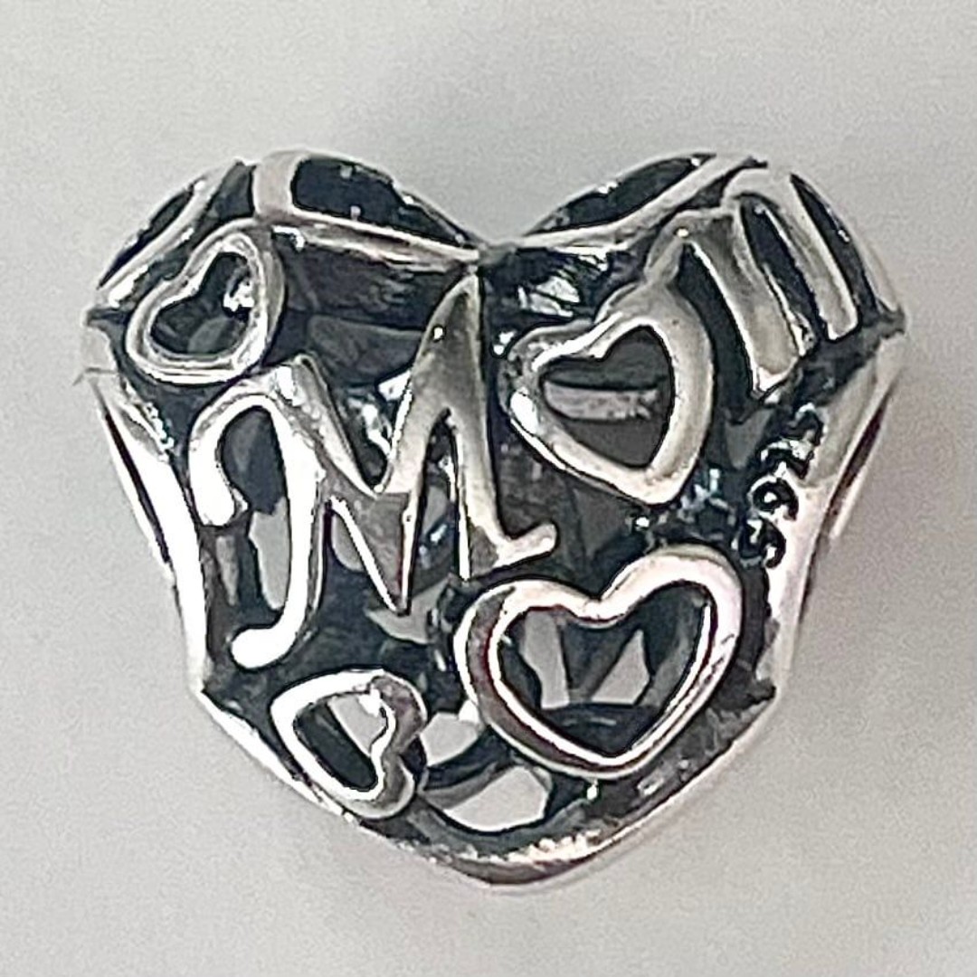 Pandora Motherly Love / Openwork Mom Heart Charm