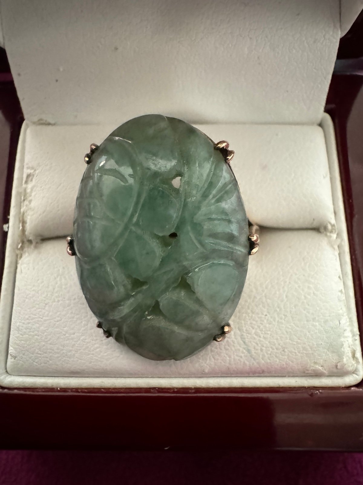9k solid yellow gold and jade ring vintage