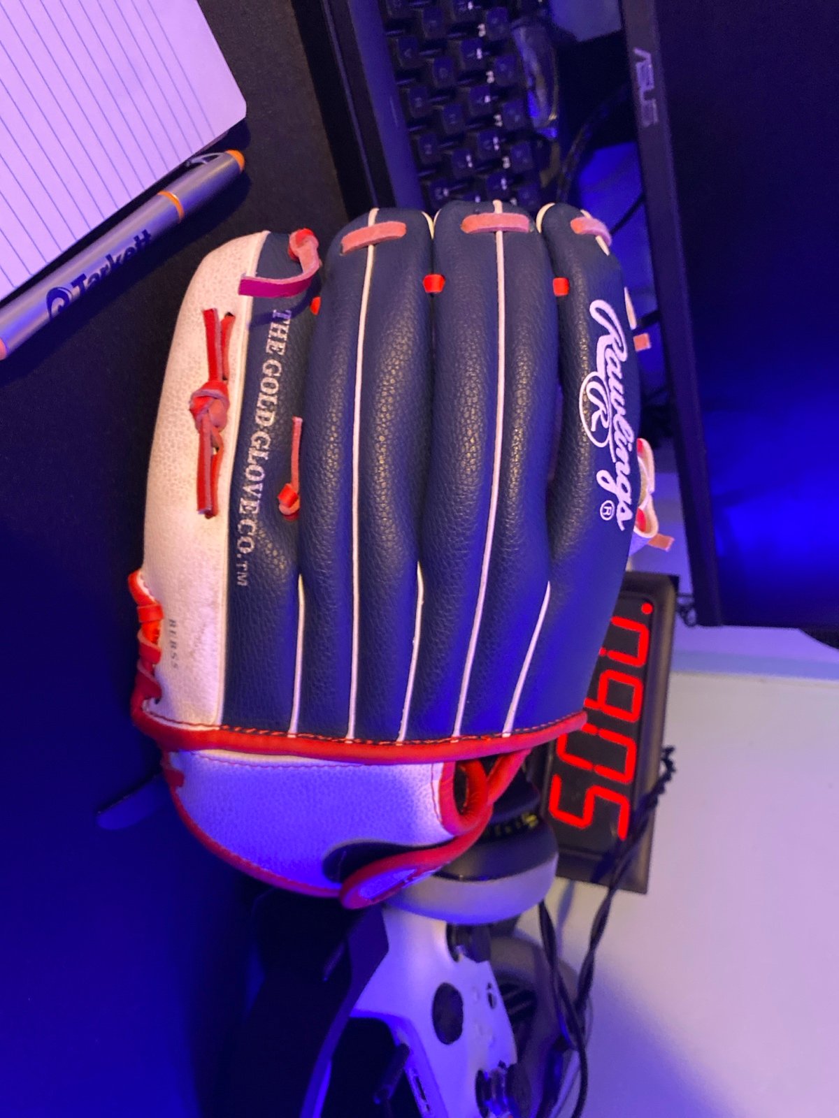 Baseball glove