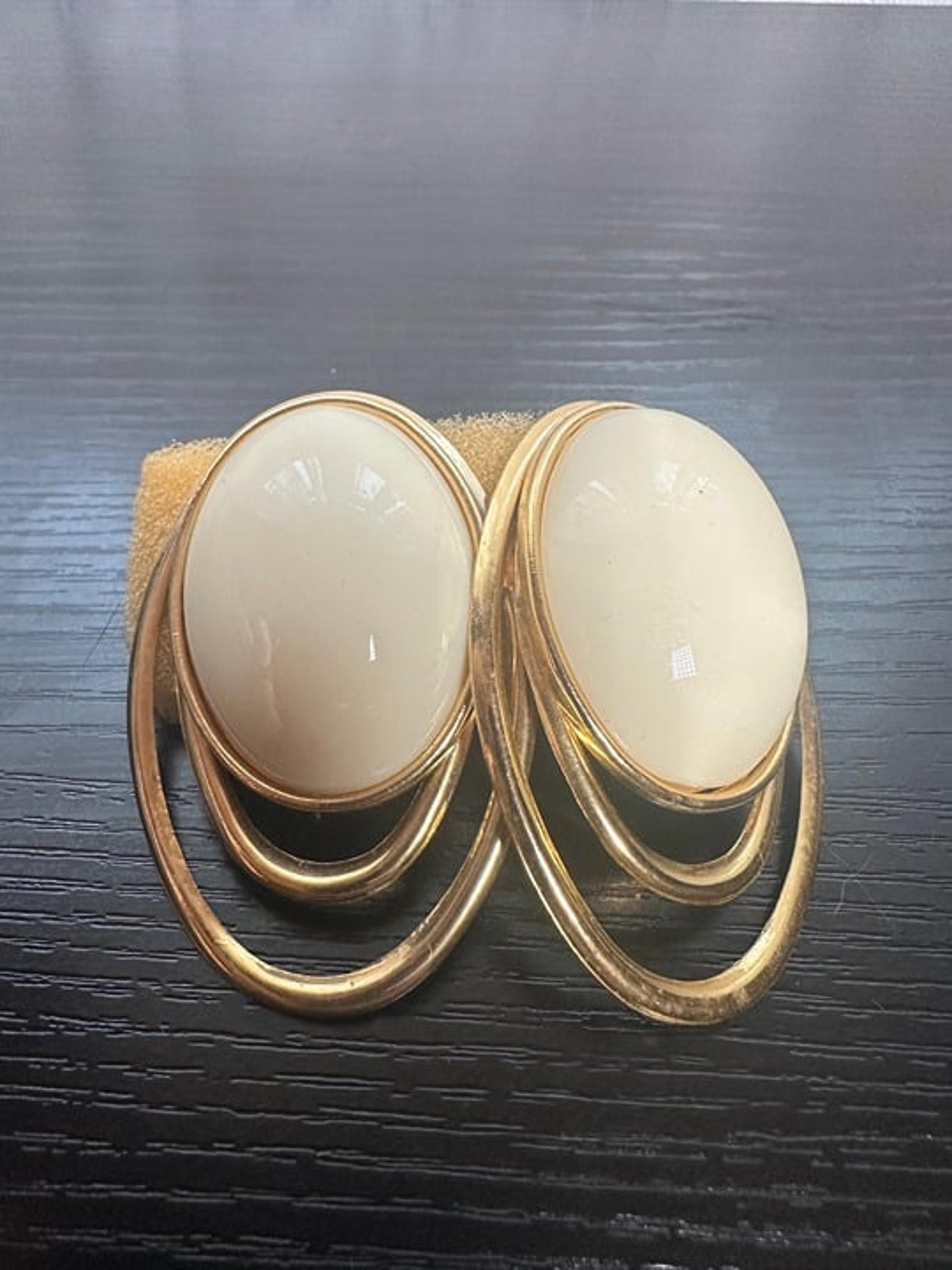 Vintage Gold & Ivory Clip-On Statement Earrings – Retro Oval Design