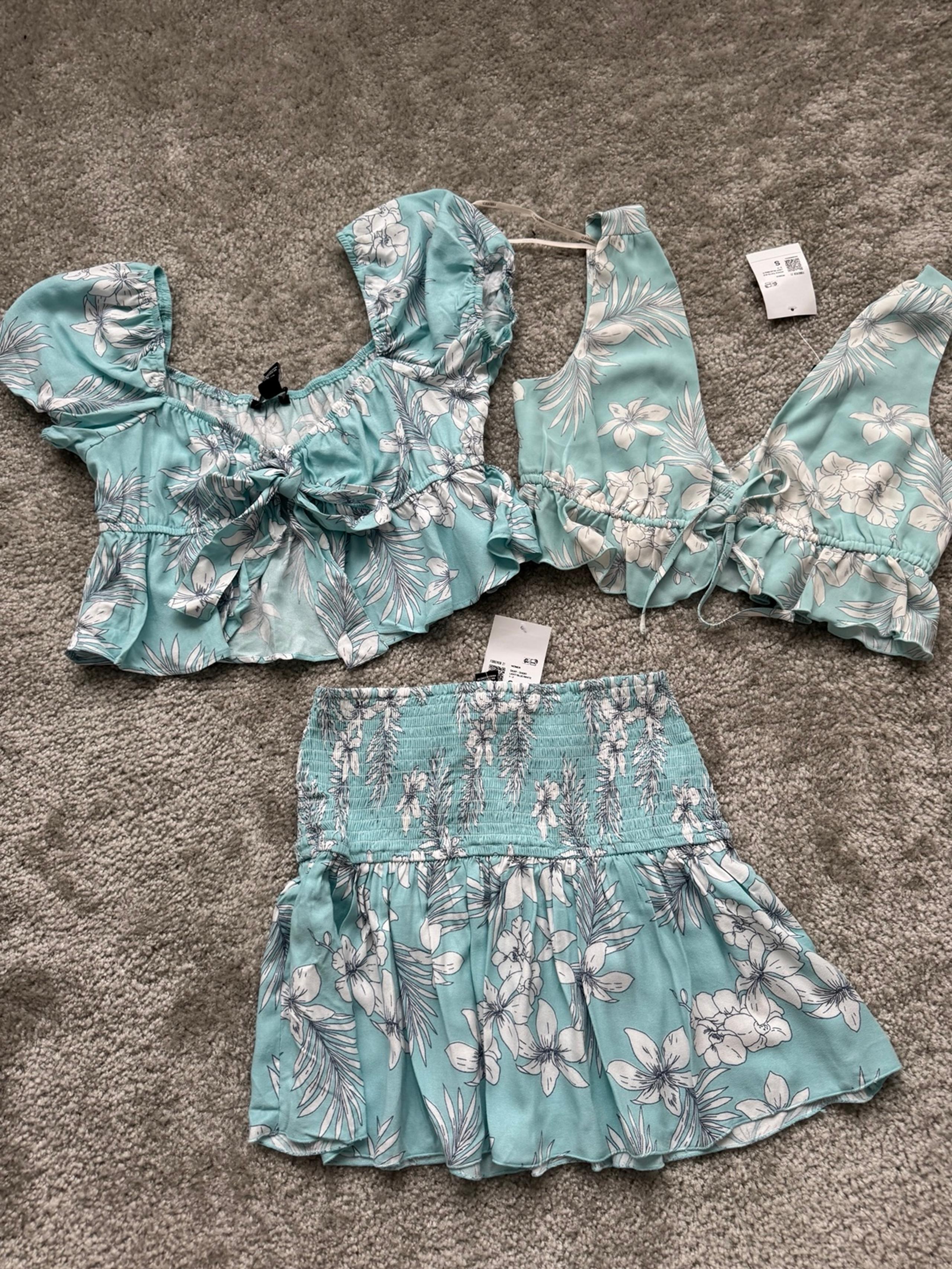 Shirt and skirt vacation set