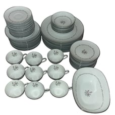 NORITAKE-MAYFAIR 6109 - JAPAN - Dinnerware Set - Roses 59 pieces total