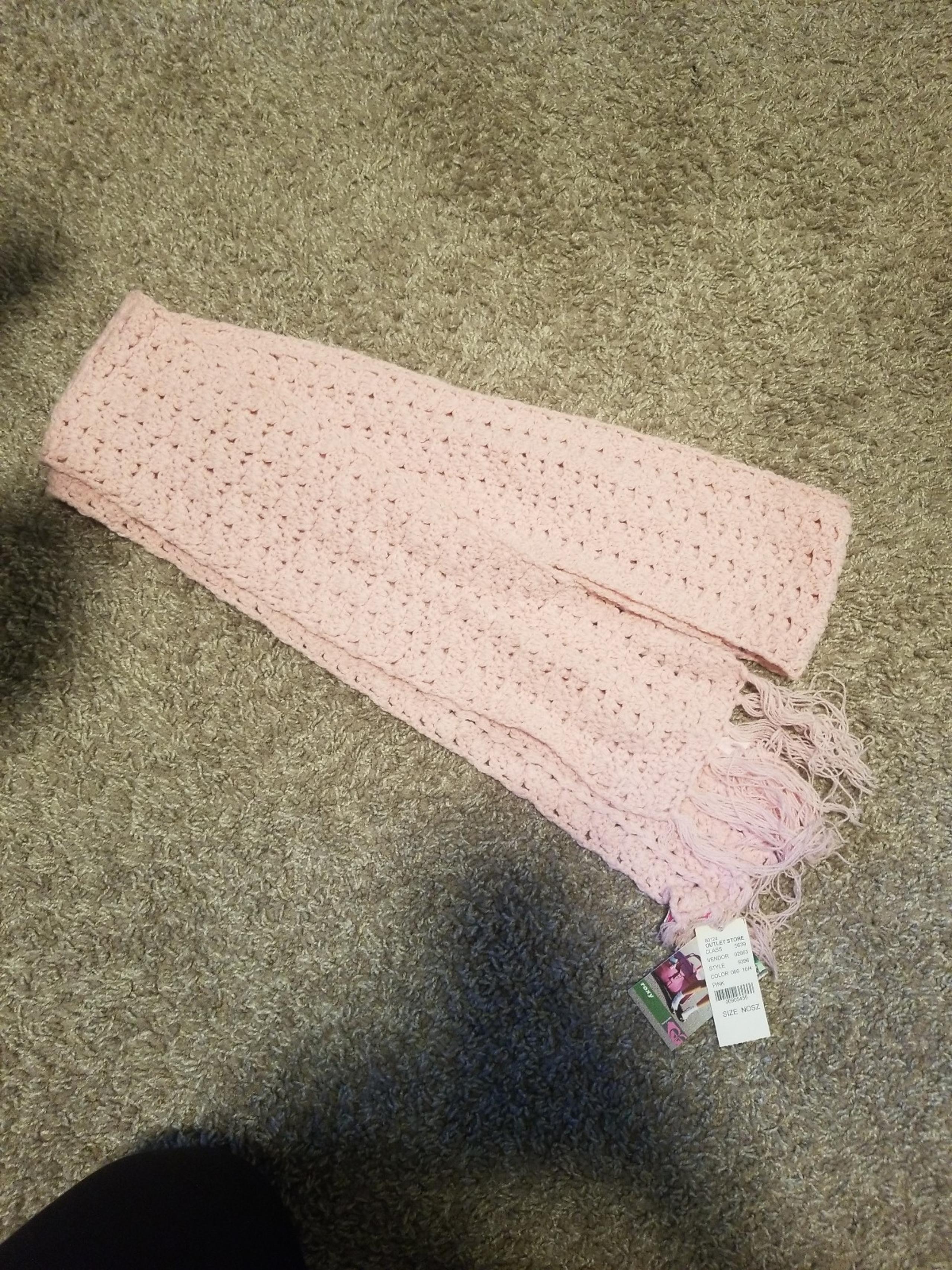 Roxy knit scarf