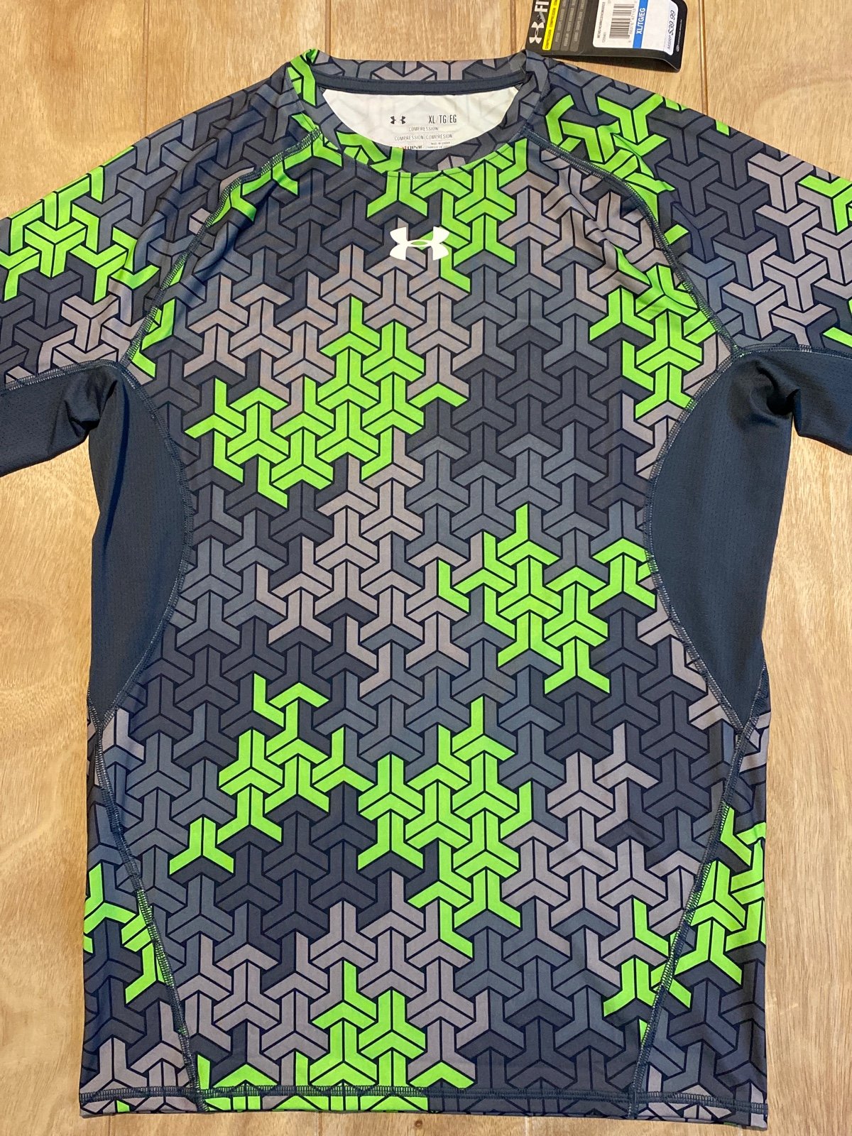 New Under Armour Compression Athletic Training Shirt