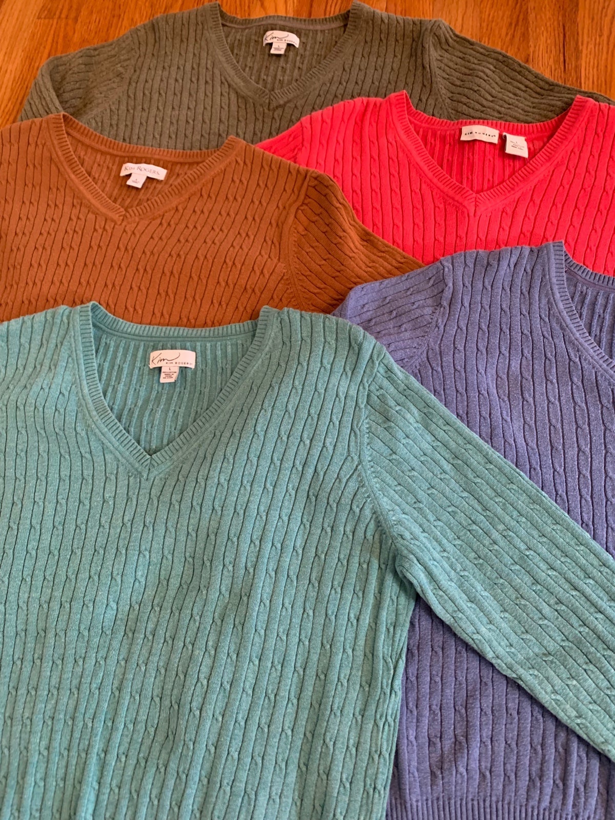 5 Kim Rogers v-neck cable-knit sweaters size Large