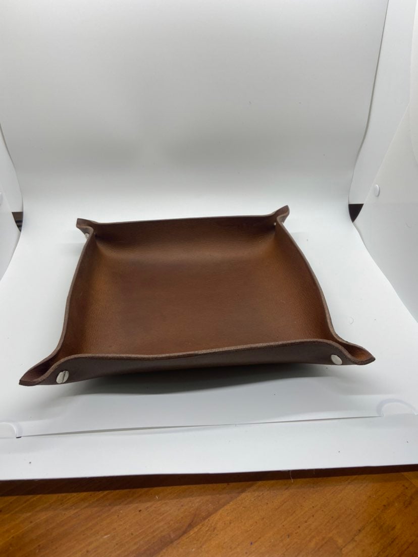 Leather trivet tray