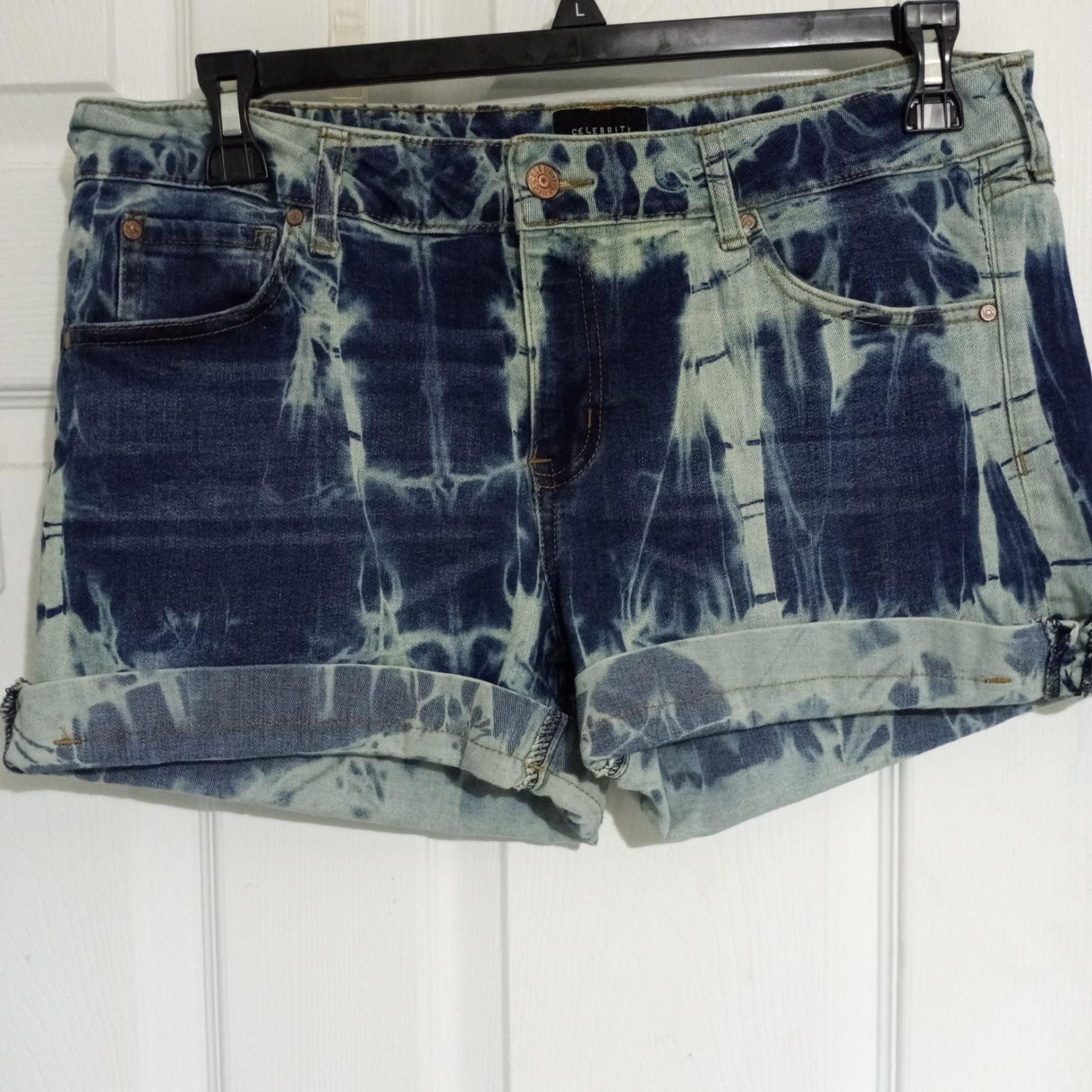 Celebrity Pink tye and dye shorts