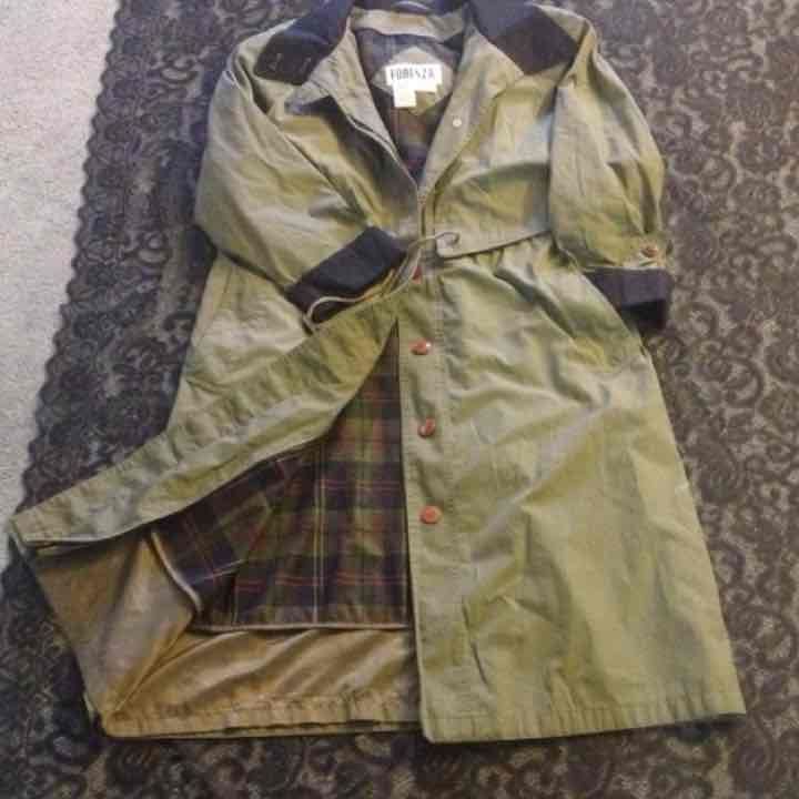 Womens olive green trench/raincoat