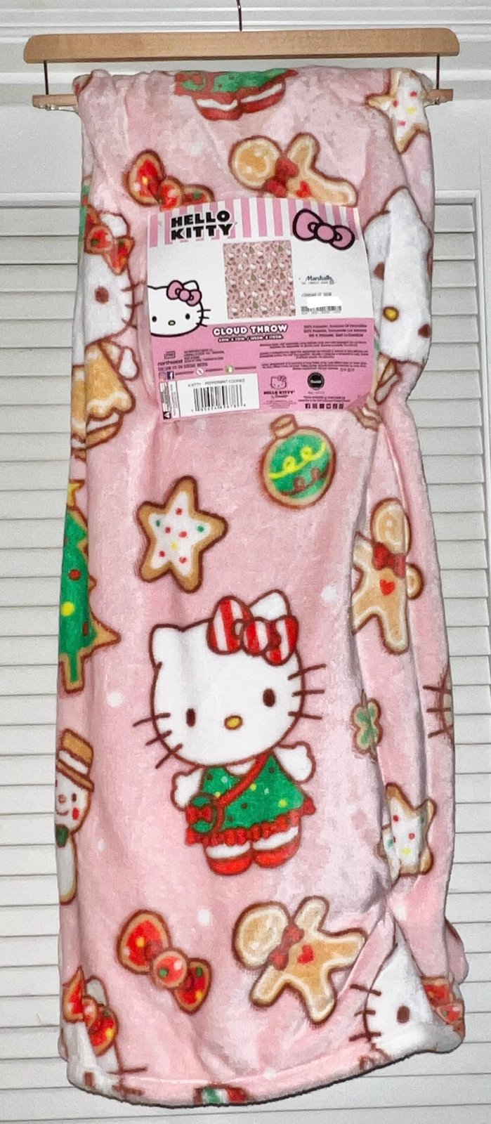 TIK-TOK VIRAL HELLO KITTY PEPPERMINT COOKIES Pink Cloud Throw. NWT, HTF.