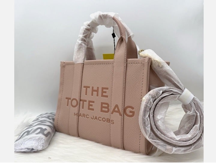 Marc Jacobs // Yellow & White The Tote Bag – VSP Consignment