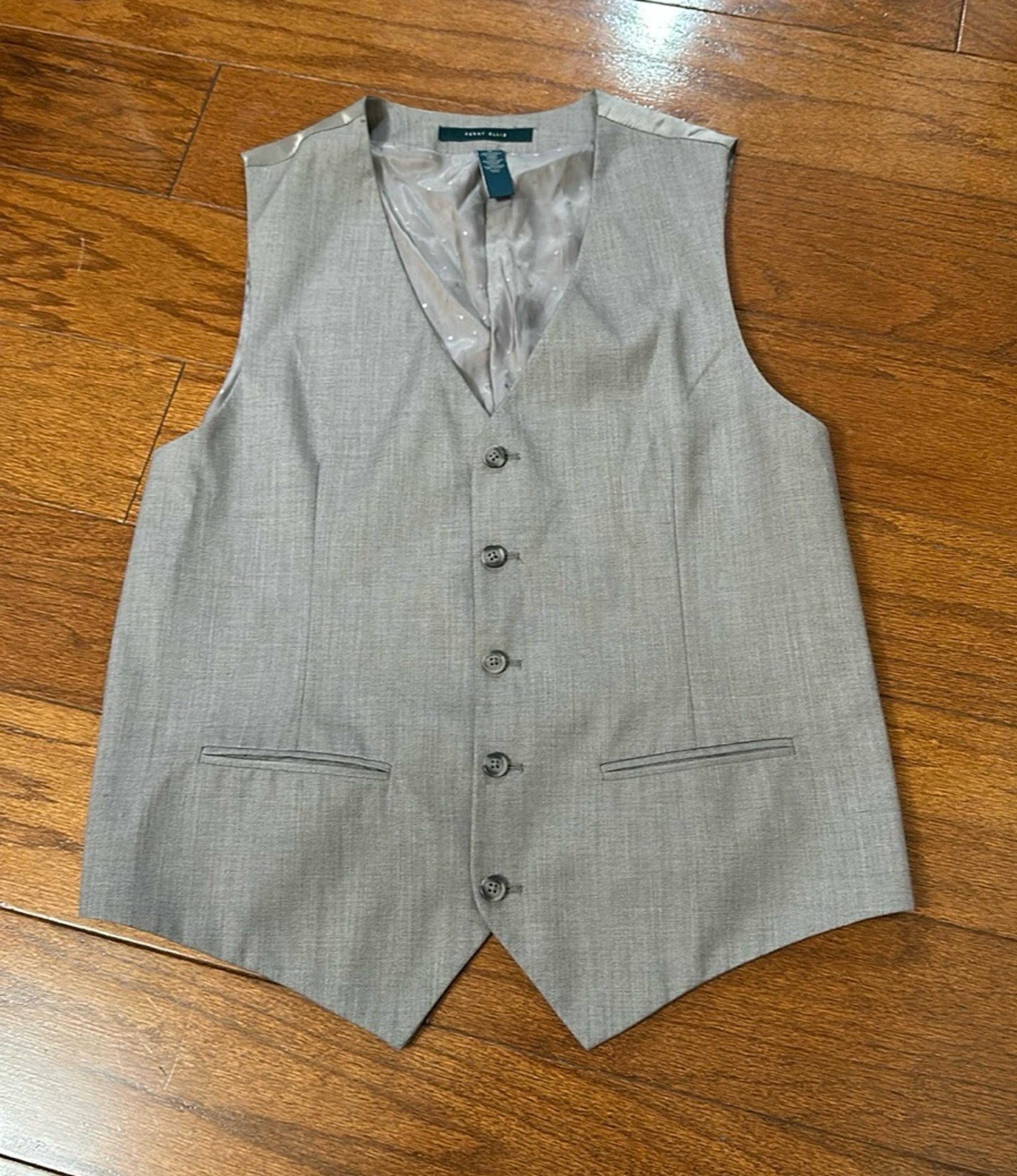 Perry Ellis Men's light Gray suit vest