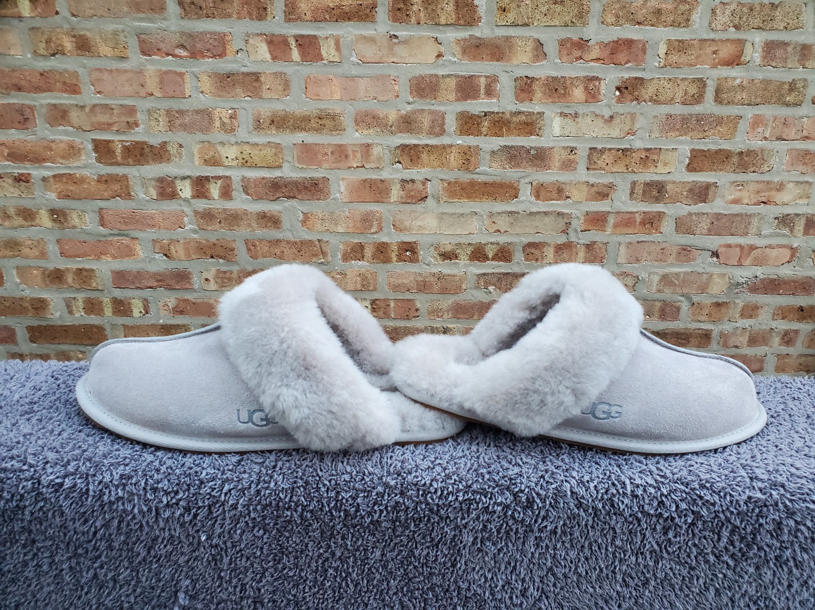 UGG Scuffette II Slippers Women US Size 10 Grey