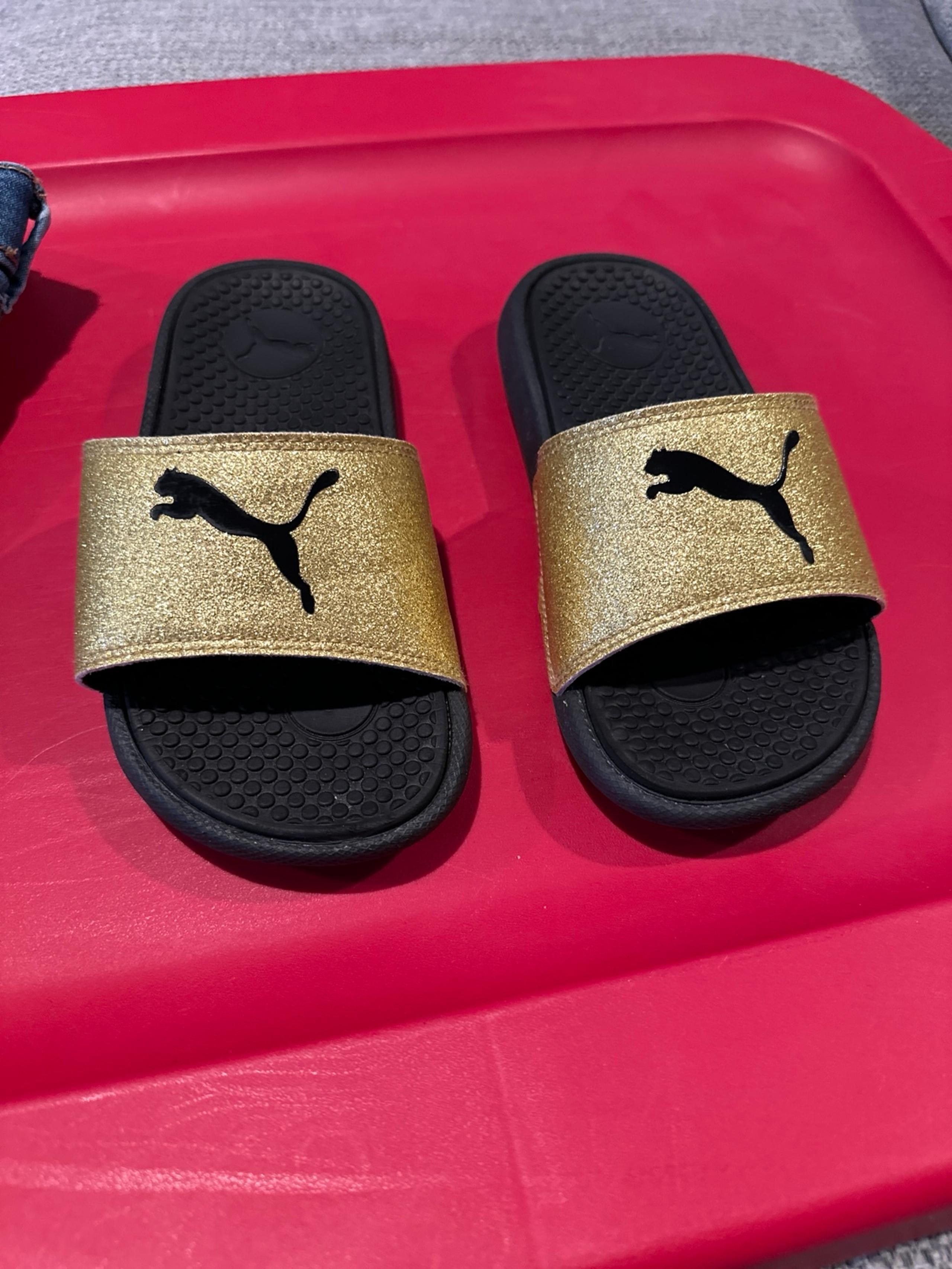 Puma Girls puma flip-flops size 13