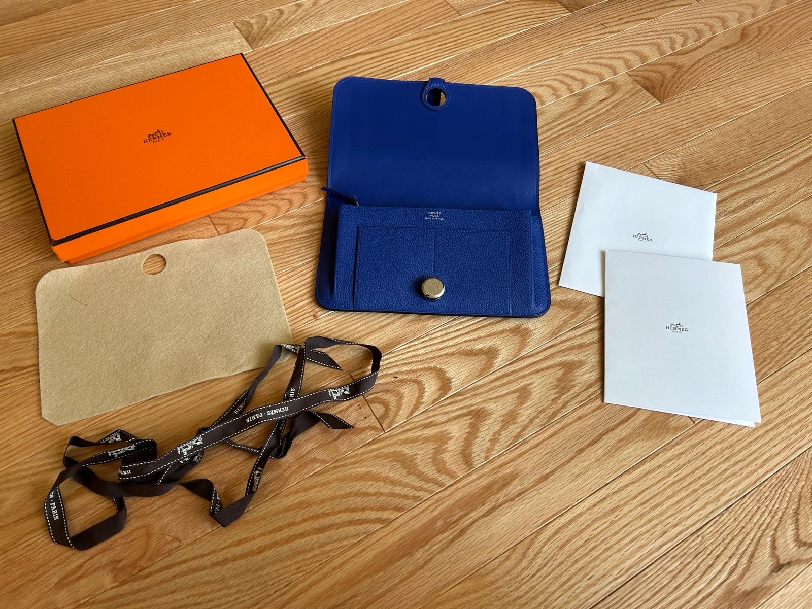 Hermes Dogon duo wallet electric blue Togo w/original 2016 receipt