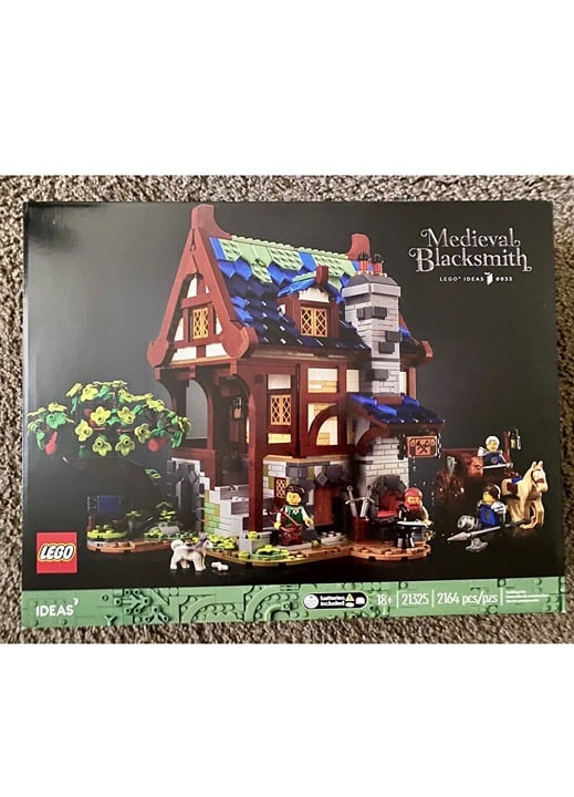 LEGO Ideas: Medieval Blacksmith (21325) brand new retired set