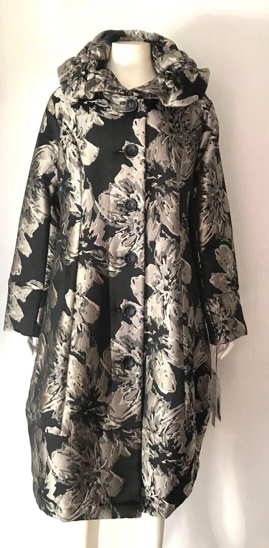 Gorgeous flower jacquard padded coat