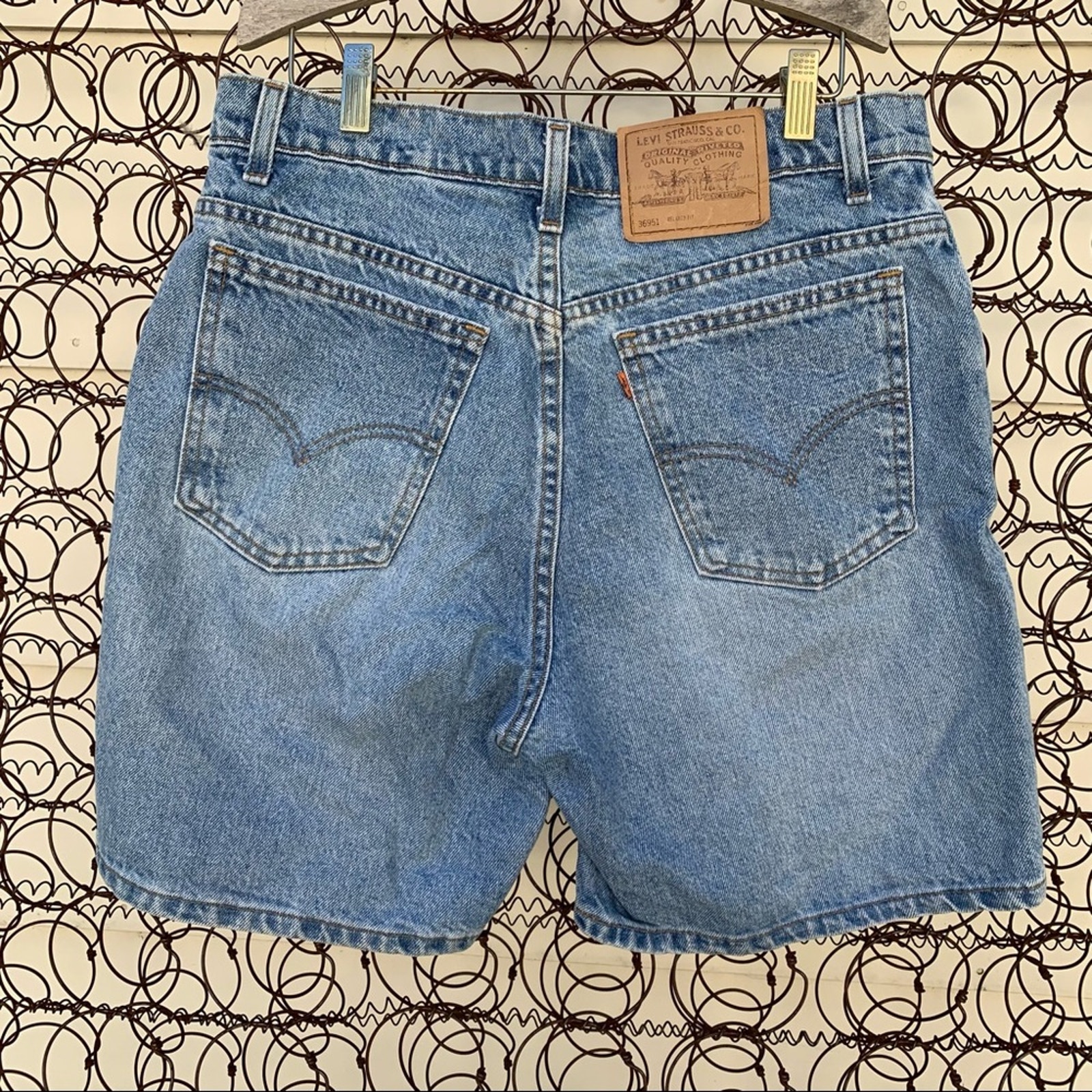Vintage 90s Ladies 951 high rise relaxed fit jean shorts Size 12