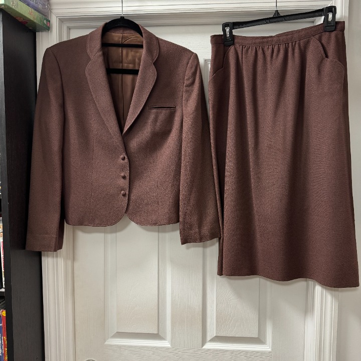 Sir For Her VINTAGE brown 100% wool skirt suit modern day medium (8-10)