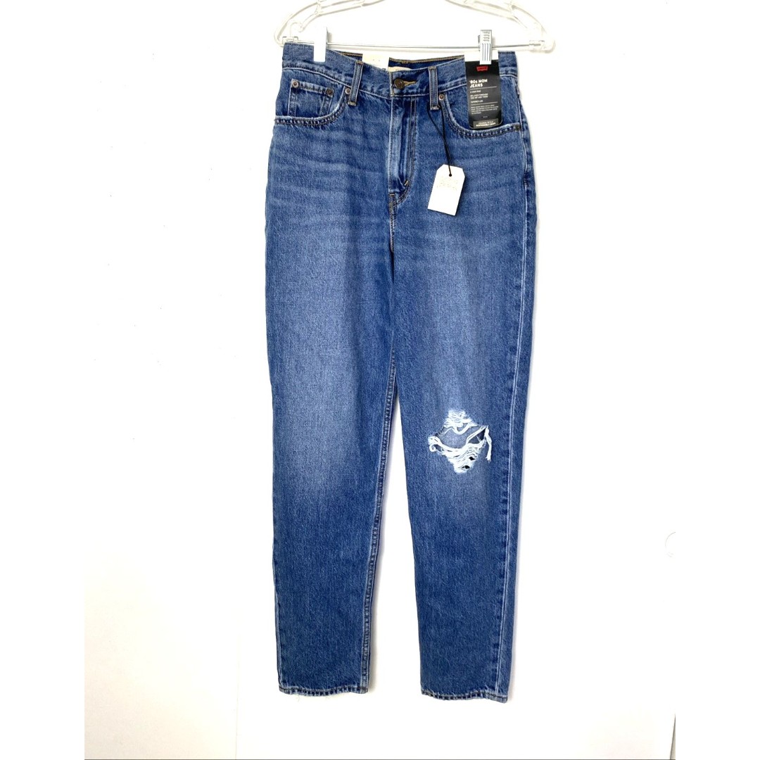 Levi’s 80’s High Rise Mom Jeans Size 26X30 Blue Distressed Pockets NWT