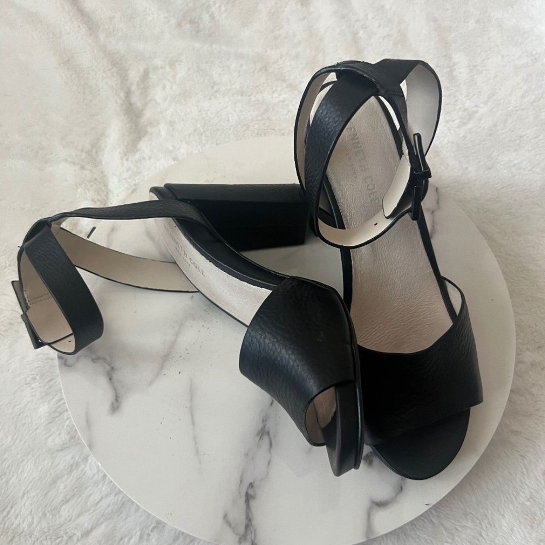 Women's Kenneth Cole New York Toren Ankle Strap Sandal: Pre-Owned